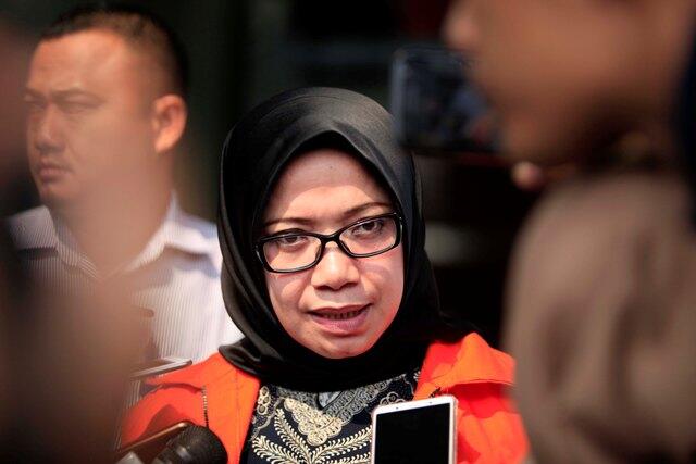 Eni Saragih Jalani Sidang Perdana