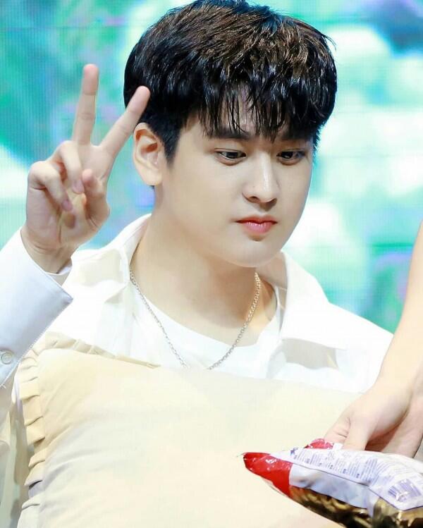 Dijuluki 'Nicest Maknae', Ini 12 Potret Paling Kece Chanwoo iKON
