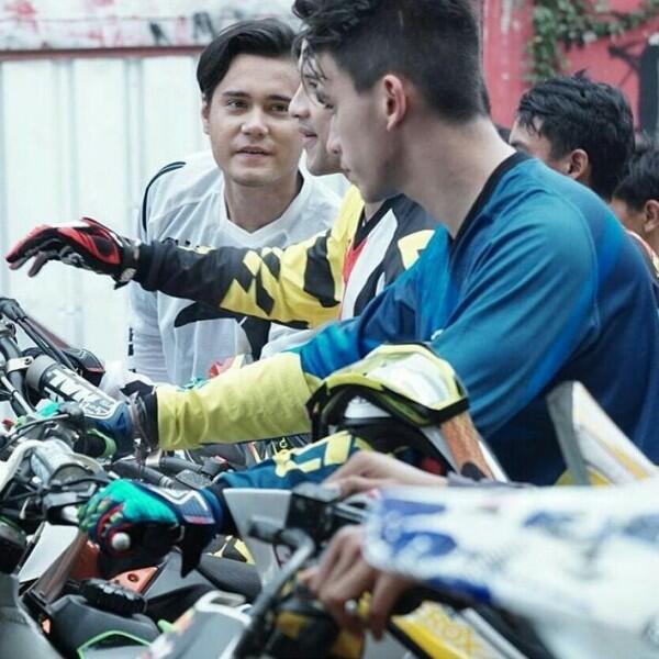 10 Potret Terbaru Bobby Joseph, Pemeran Terry di Sinetron Candy