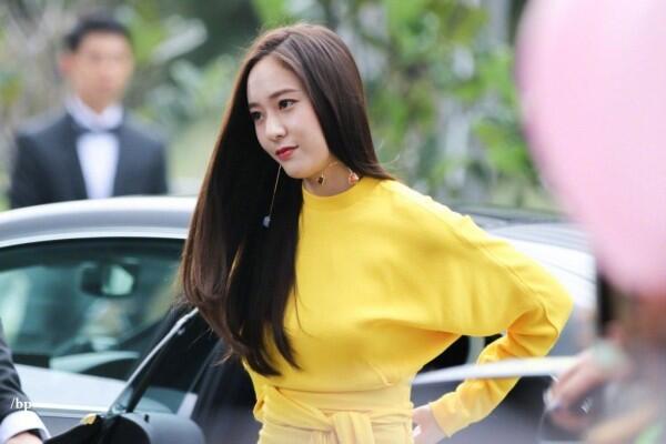 Dicap Jutek, 6 Momen Ini Buktikan Kystal f(x) Pribadi yang Hangat