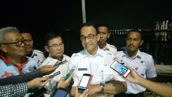 Ini Temuan Anies Saat Tinjau Banjir Rob di Kamal Muara