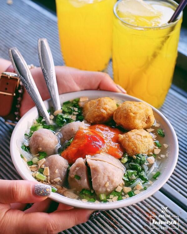 11 Tempat Makan Bakso Halal Paling Enak di Surabaya