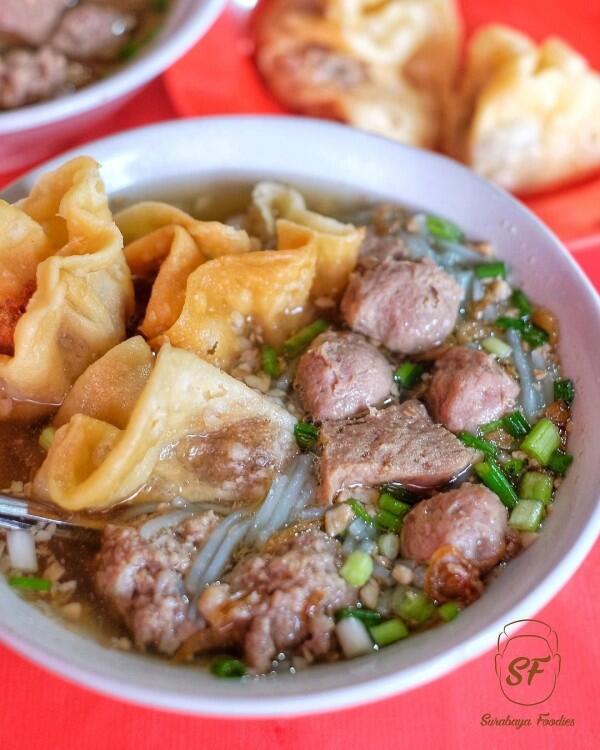 11 Tempat Makan Bakso Halal Paling Enak di Surabaya