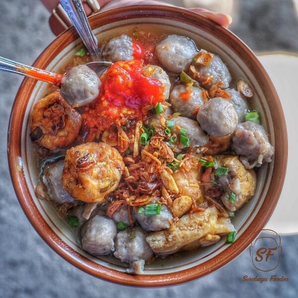 11 Tempat Makan Bakso Halal Paling Enak di Surabaya