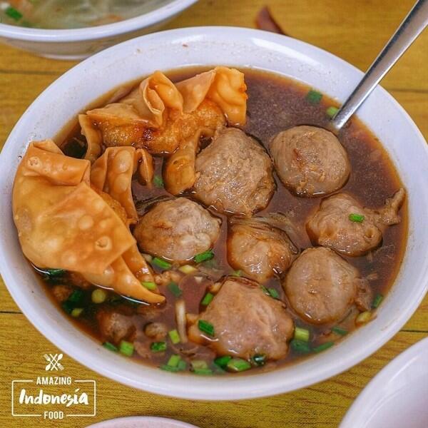 11 Tempat Makan Bakso Halal Paling Enak di Surabaya