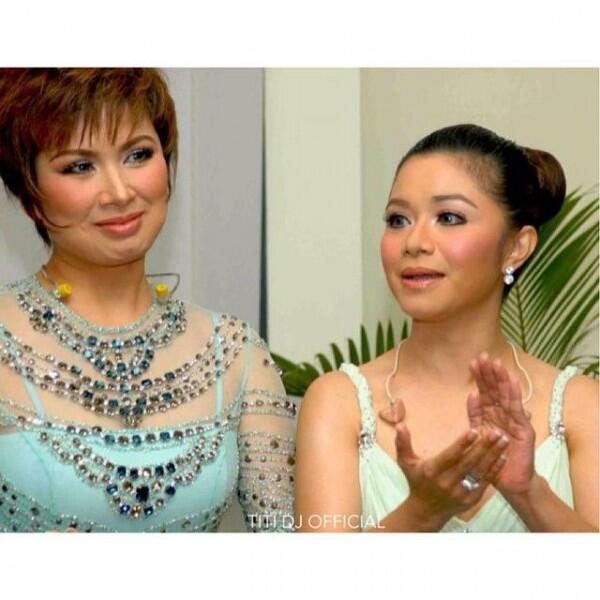 15 Potret Lawas Titi DJ, Aura Bintang Sang Diva yang Gak Pernah Luntur