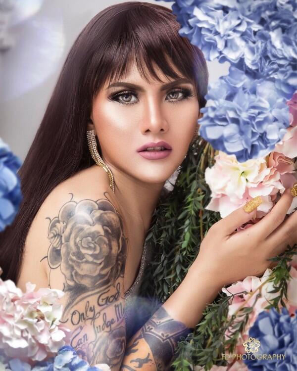 Berani! 10 Potret Eksotis Evelin Anjani dengan Tato yang Makin Menawan