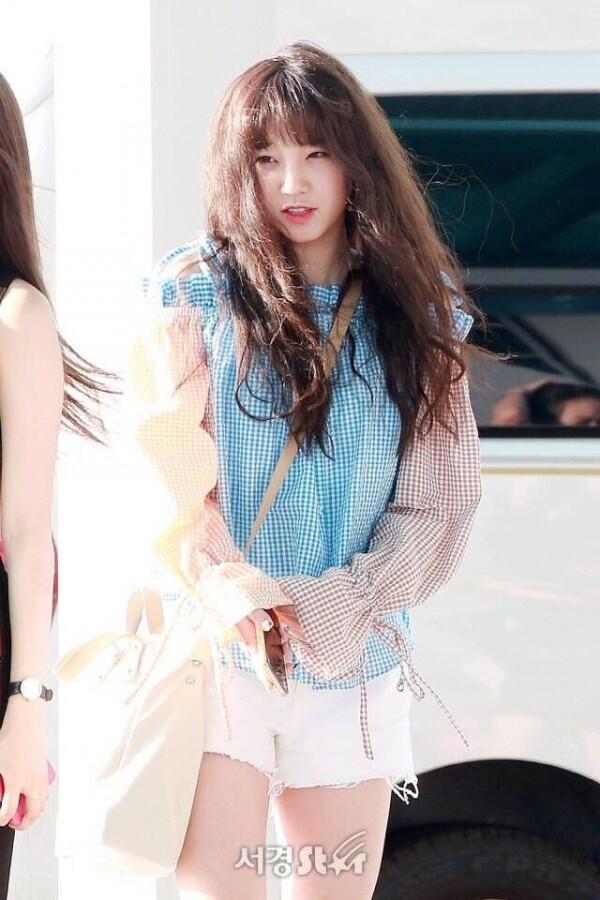 Outfit Yuqi (G)-IDLE yang Bikin Style Fashionmu Naik Tingkat, Modis!