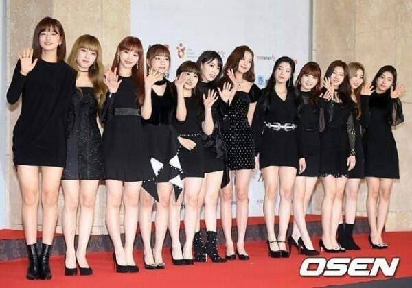 26 Potret Keren Idol KPop Hadiri Red Carpet Asia Artist Awards 2018