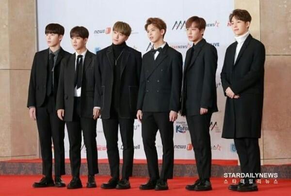 26 Potret Keren Idol KPop Hadiri Red Carpet Asia Artist Awards 2018