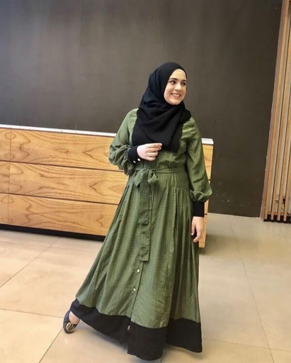 7 Inspirasi Tampil Anggun dengan Gamis ala Selebriti Tanah Air