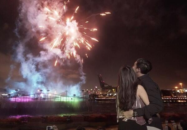 Setahun Menikah, 10 Foto Romantisnya Marcel Chandrawinata & Istri
