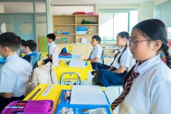 8 Kelakuan "Nakal" yang Kamu Lakukan saat Guru Gak Masuk Kelas