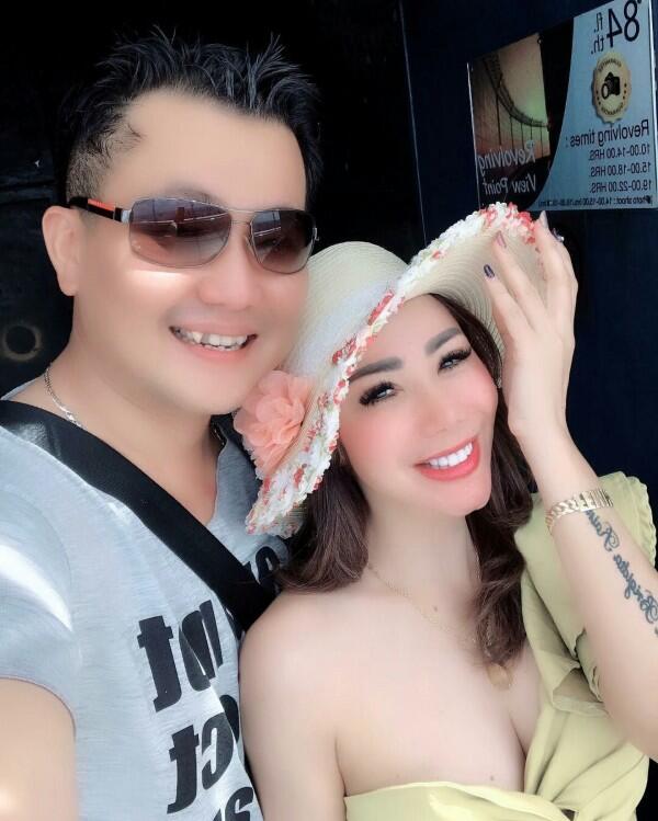 So Sweet, Ini 10 Potret Romantis Femmy Permatasari & Pacar Pengusaha!