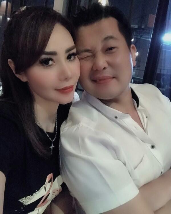 So Sweet, Ini 10 Potret Romantis Femmy Permatasari & Pacar Pengusaha!