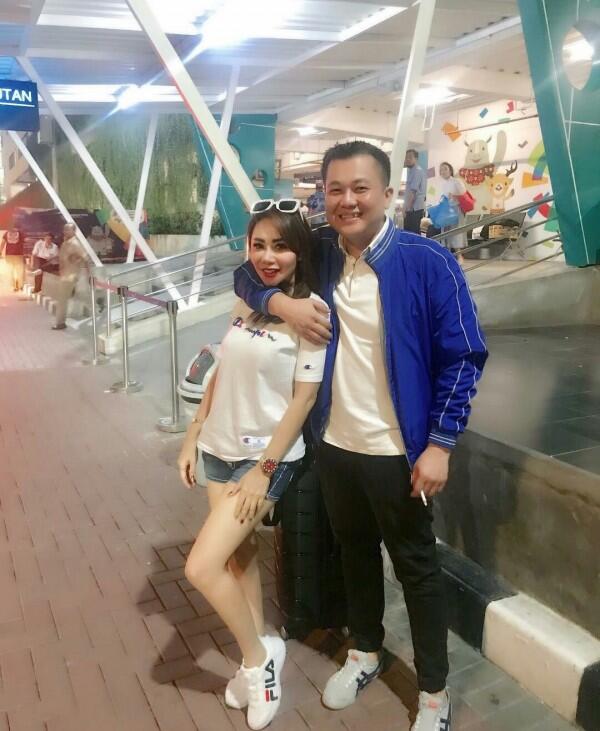 So Sweet, Ini 10 Potret Romantis Femmy Permatasari & Pacar Pengusaha!