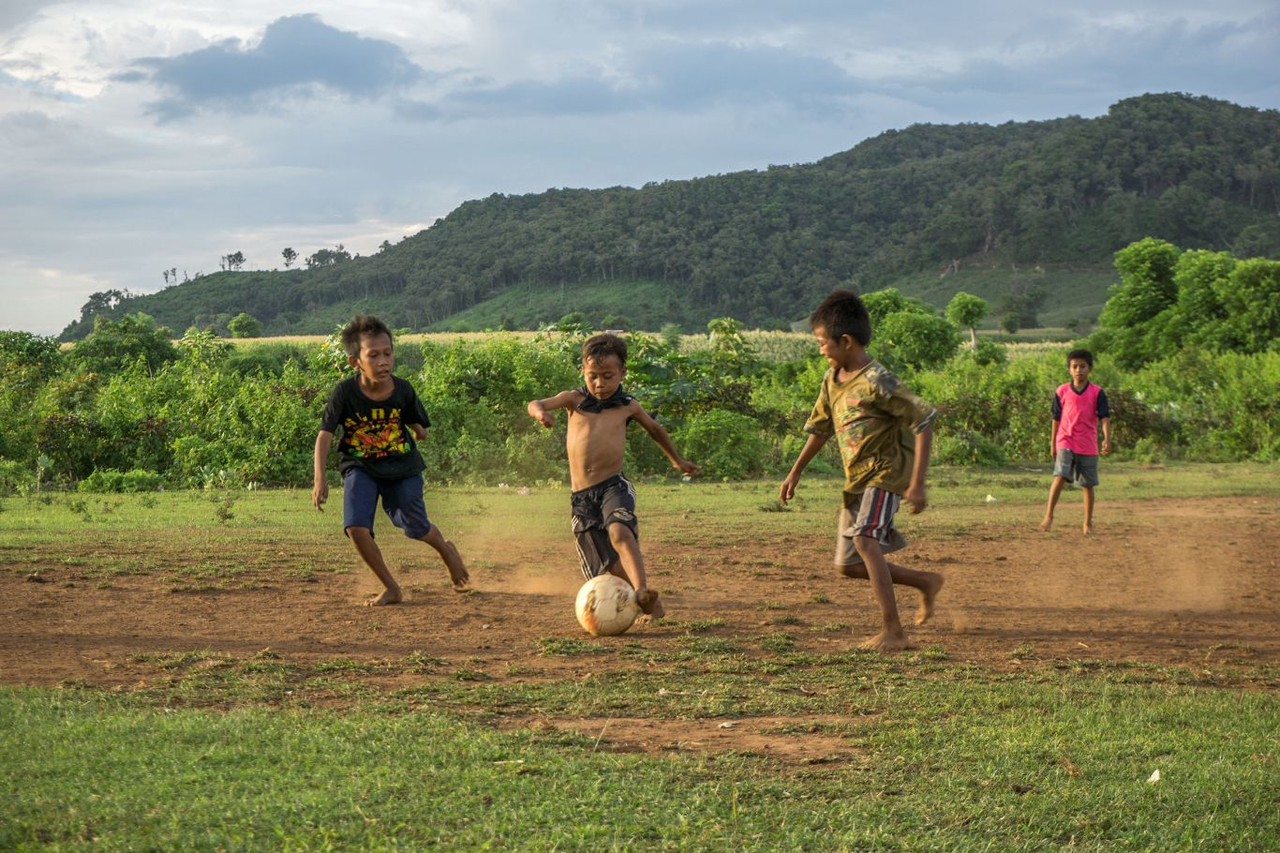 Fakta Unik Permainan Sepak Bola di Pedesaan