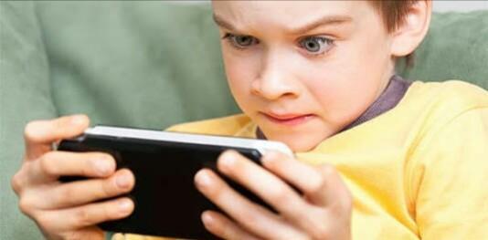 Penelitian: ini 10 Bahaya Gadget bagi Anak di bawah usia 12 Tahun