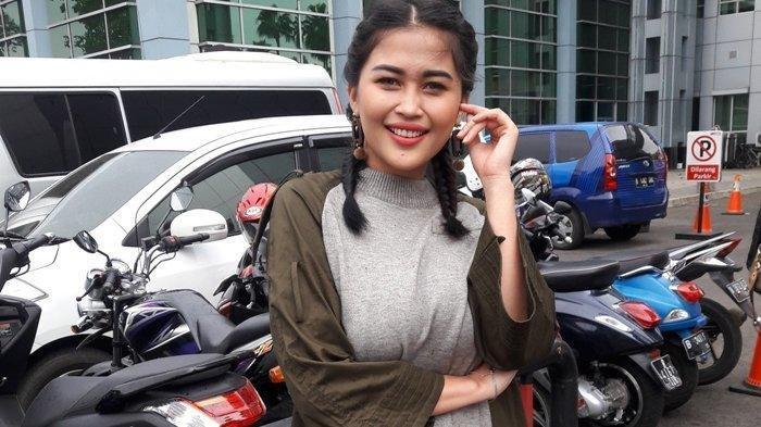 Keputusan Ovi Sovianti Pindah Agama Bikin Orangtua dan Keluarga Besar Kecewa