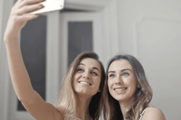 Males Nyalon? Lakukan 5 Beauty Ritual Seru Ini Bareng BFF-mu di Rumah