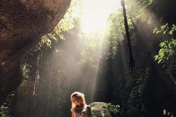10 Potret Apik Air Terjun Tukad Cepung, Sisi Lain Keindahan Pulau Bali