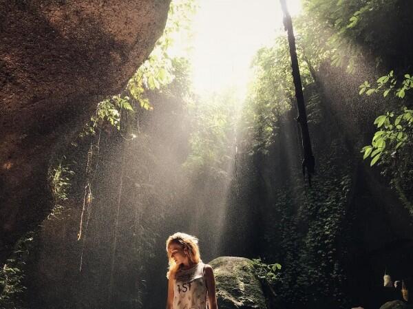 10 Potret Apik Air Terjun Tukad Cepung, Sisi Lain Keindahan Pulau Bali