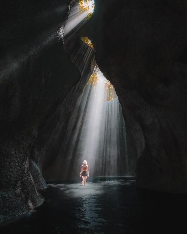 10 Potret Apik Air Terjun Tukad Cepung, Sisi Lain Keindahan Pulau Bali