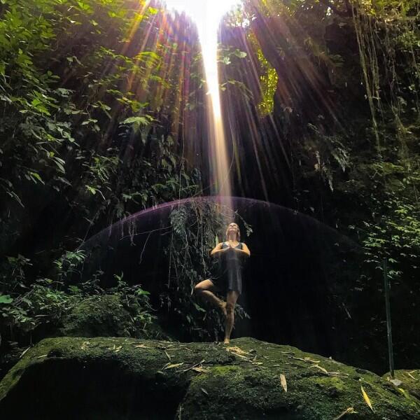 10 Potret Apik Air Terjun Tukad Cepung, Sisi Lain Keindahan Pulau Bali