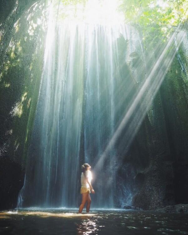 10 Potret Apik Air Terjun Tukad Cepung, Sisi Lain Keindahan Pulau Bali