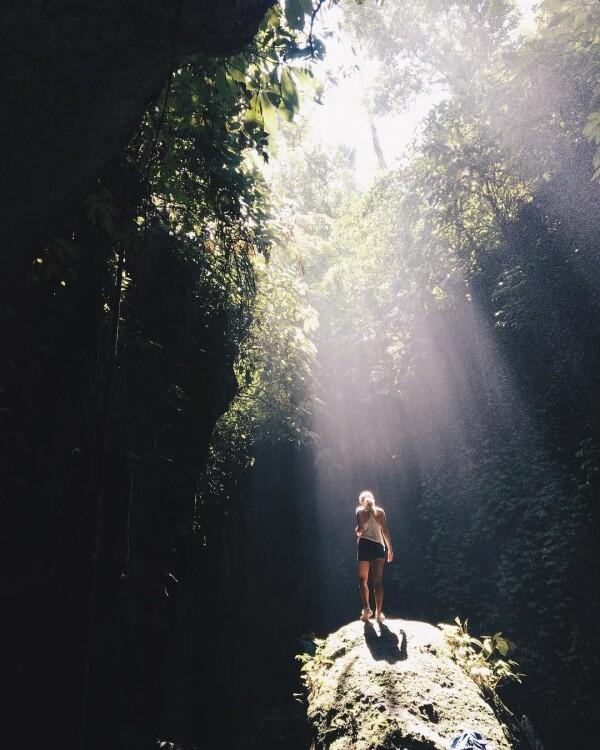 10 Potret Apik Air Terjun Tukad Cepung, Sisi Lain Keindahan Pulau Bali