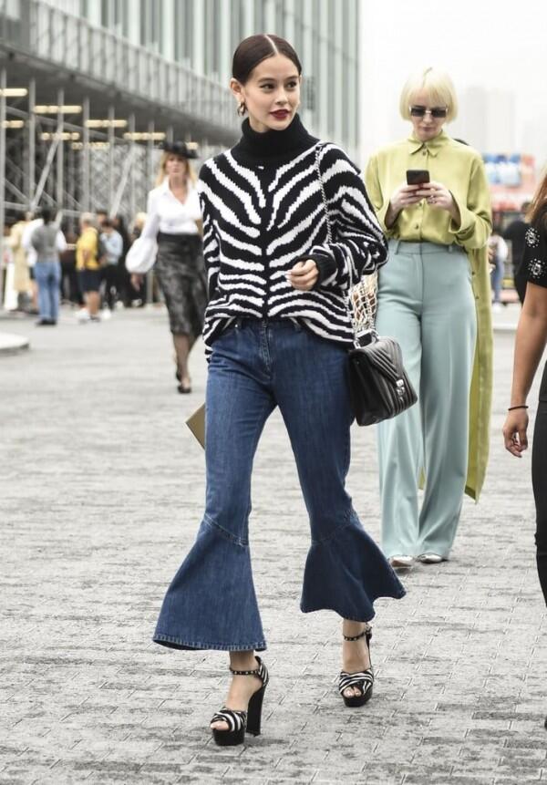 Tips Mix & Match Jeans dan Sweater Biar Penampilanmu Makin Maksimal