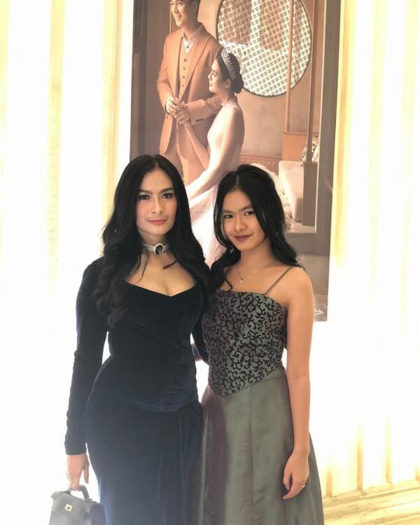 Berusia 40 Tahun Lebih, Penampilan 10 Artis Ini Cetar Selalu!