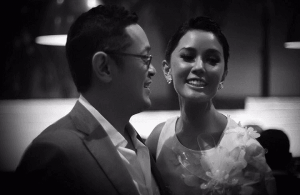 Jarang Terekspos, Ini 10 Potret Kemesraan Titi Rajo Bintang dan Suami!