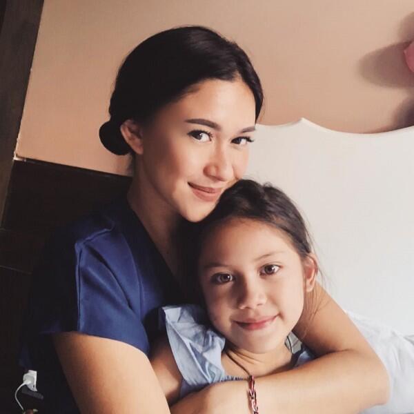 Makin Besar, 10 Potret Manisnya Anak Nana Mirdad yang Berdarah Bule