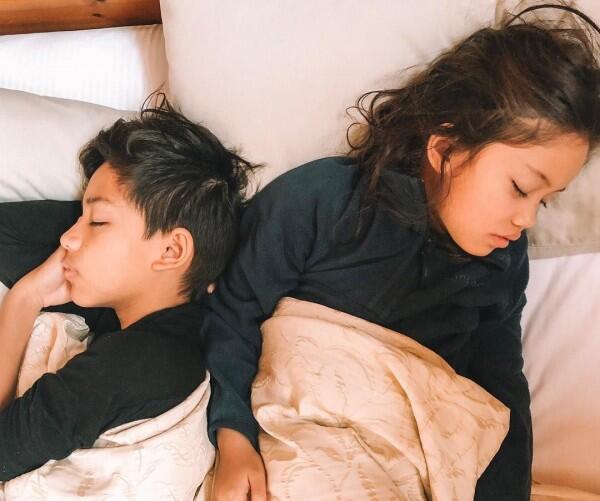 Makin Besar, 10 Potret Manisnya Anak Nana Mirdad yang Berdarah Bule