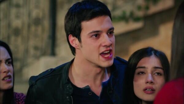 10 Foto Keren Mert Yazıcıoğlu Pemeran Baran di Drama Turki Mawar Hitam