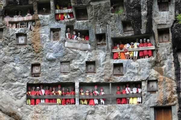 Unik tapi Sakral, Begini Penampakan 5 Kuburan Khas Toraja