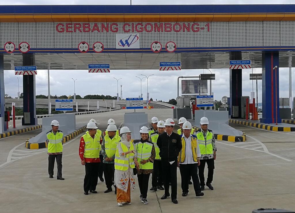 Jokowi Resmikan Tol Bocimi setelah Mangkrak 21 Tahun