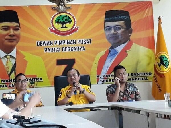 Ahmad Basarah: Prabowo Tega Buka Aib Bangsa Sendiri di Luar Negeri