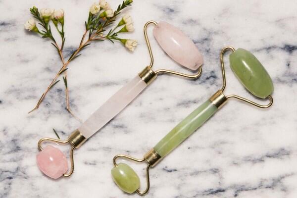 Mengenal Tren Beauty Tools Terbaru, Jade Roller dan Kegunaannya