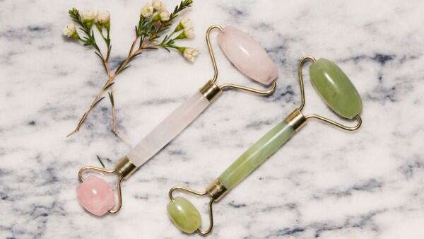 Mengenal Tren Beauty Tools Terbaru, Jade Roller dan Kegunaannya
