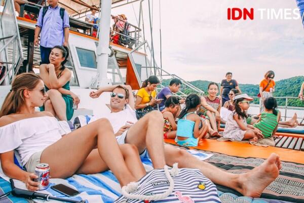 15 Potret Keseruan Sunset Cruise di Pulau Langkawi Malaysia, Epic!