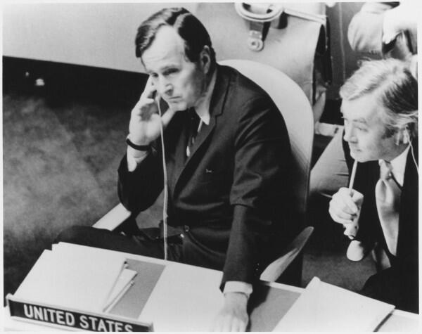 RIP George H.W. Bush, Berikut Perjalanan Politiknya Sejak 1967