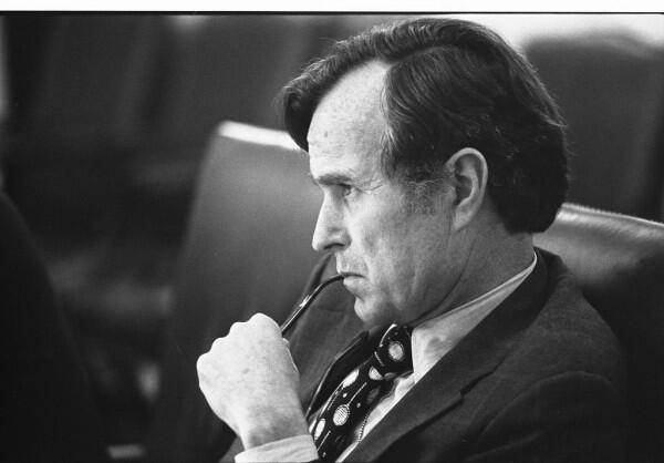 RIP George H.W. Bush, Berikut Perjalanan Politiknya Sejak 1967
