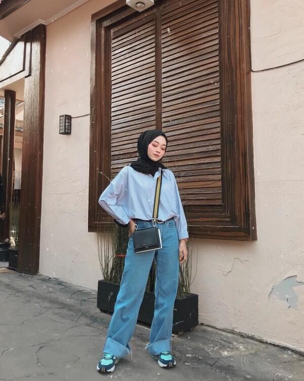 Anti Ribet, 10 Fashion Item dengan Hijab yang Cocok Buat ke Kampus