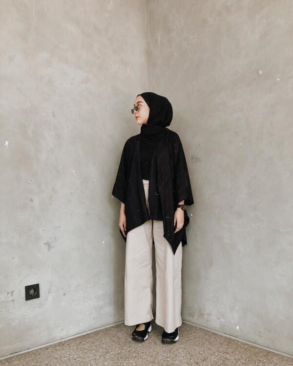 Anti Ribet, 10 Fashion Item dengan Hijab yang Cocok Buat ke Kampus