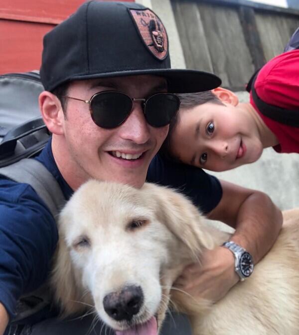 10 Momen Kedekatan Mike Lewis dan Anaknya, Bikin Haru!