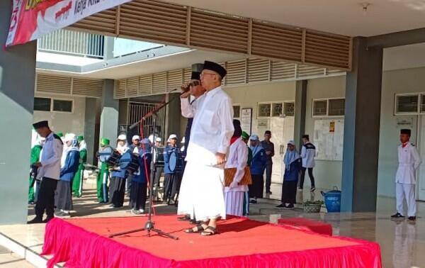 Gus Sholah Bantah Akan Hadir di Acara Reuni 212