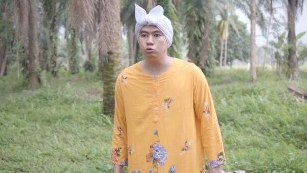 10 Potret Macho Arif Muhammad, Youtuber yang Identik dengan "Mak Beti"