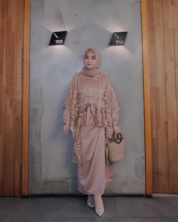 10 Inspirasi Gaya Hijab Ibu Hamil buat Kondangan, Bak Putri Sehari!